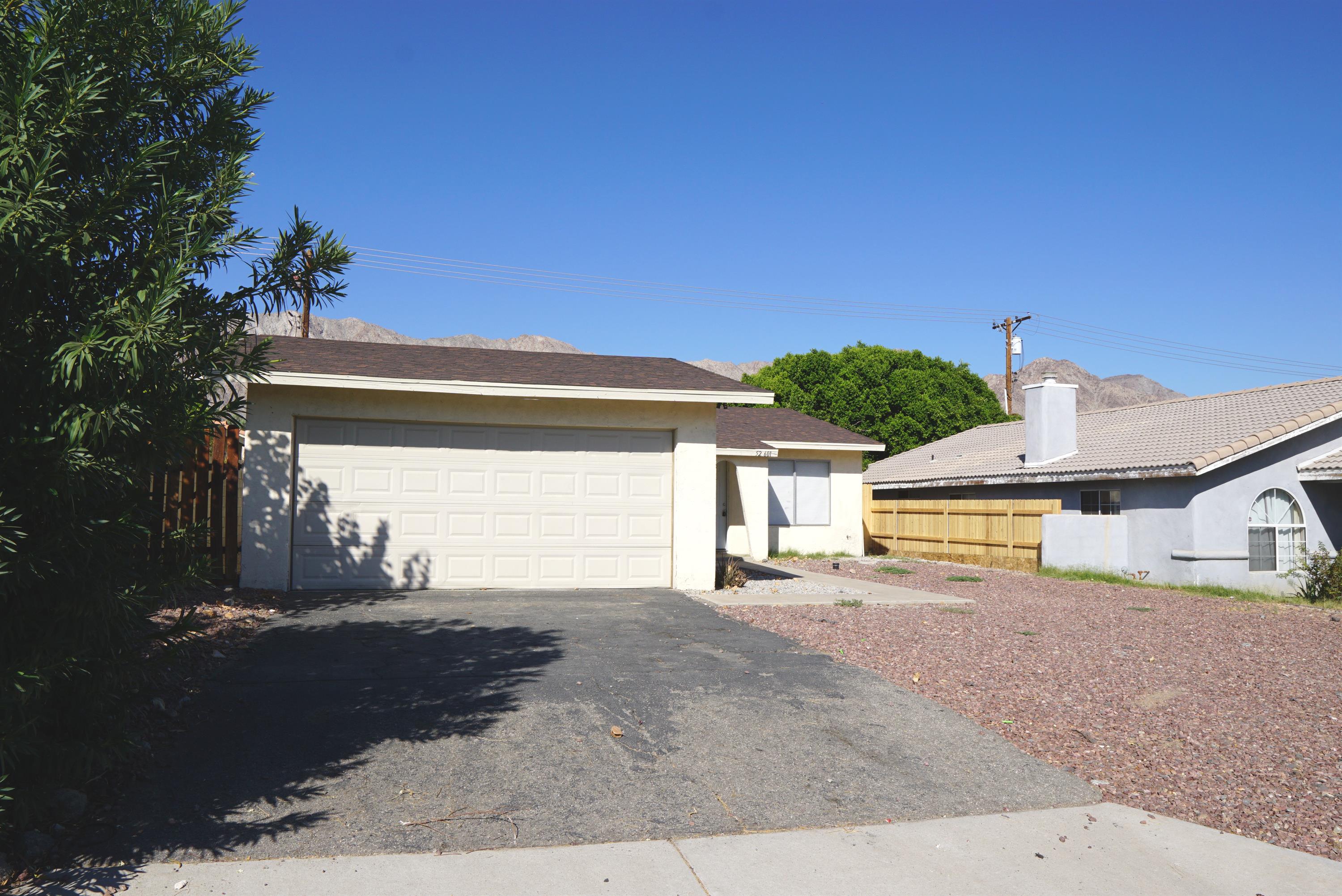 52601 Avenida Navarro